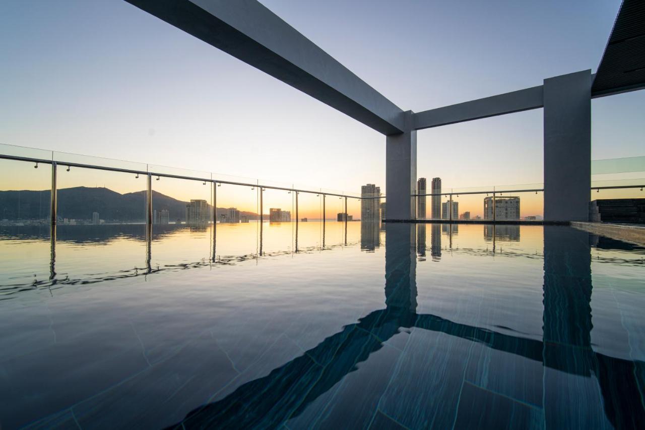 Khách sạn Luxtery & 4*