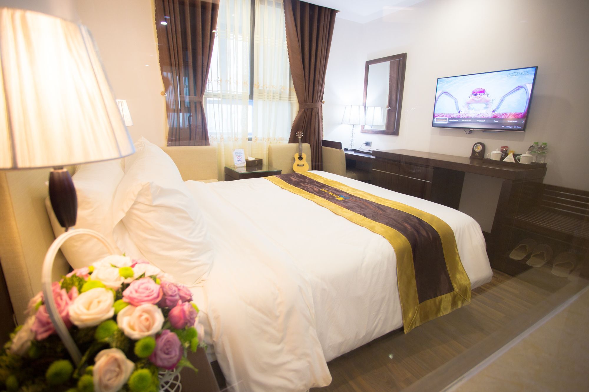 Khách sạn Luxtery &
