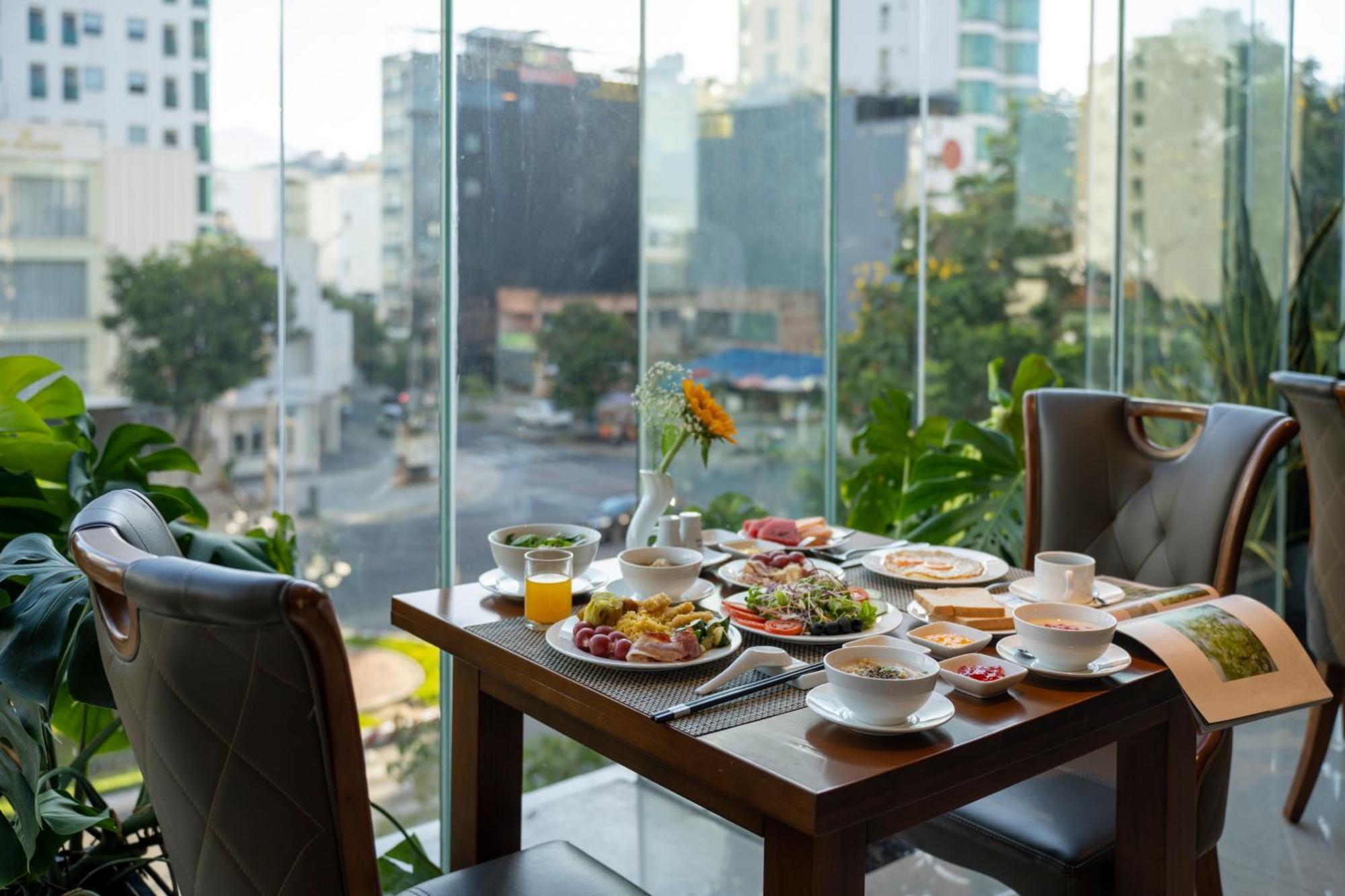 होटल Luxtery & Da Nang